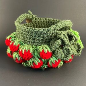 Basket strawberry crochet basket